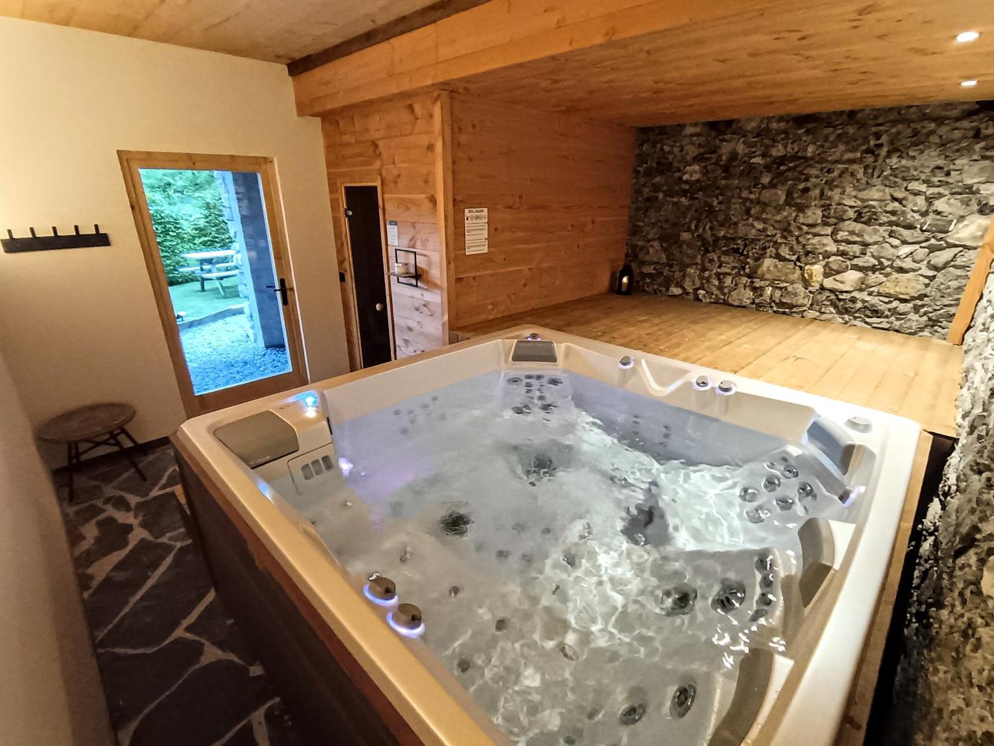 Samoëns Chez Lucienne, Jacuzzi Et Sauna מראה חיצוני תמונה